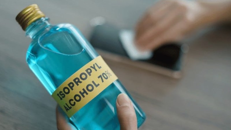 Isopropyl alcohol giúp tẩy trắng cho ốp điện thoại tiện lợi