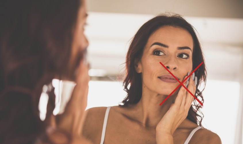 Không sờ tay lên mặt