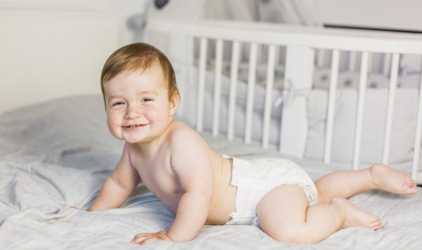 Đừng đặt đồ chơi trong giường cũi vào ban đêm