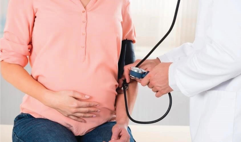 Mẹ bầu nên làm gì khi không uống được sữa