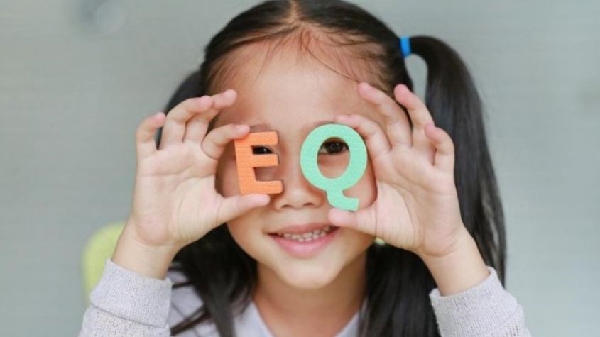 Làm giảm khả năng phát triển EQ của trẻ khi dùng phải bình sữa giả