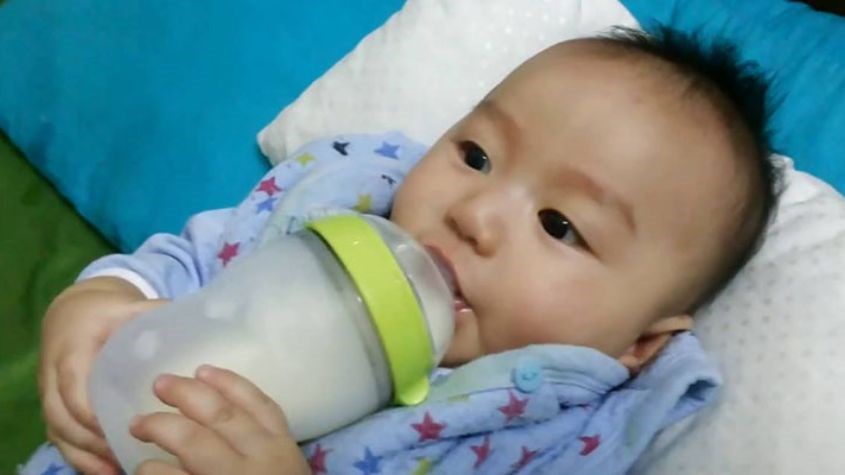 Sử dụng bình sữa giả gây rối loạn não bộ, ảnh hưởng đến chức năng sinh dục và sự phát triển của trẻ Sử dụng bình sữa giả gây rối loạn não bộ, ảnh hưởng đến chức năng sinh dục và sự phát triển của trẻ