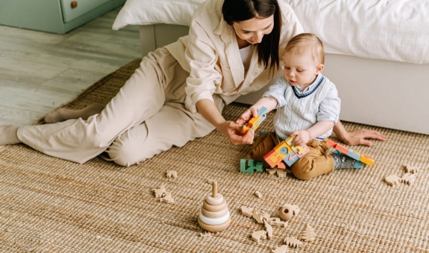 Top 17 đồ chơi cho bé 1 tuổi giúp phát triển thể chất, trí tuệ