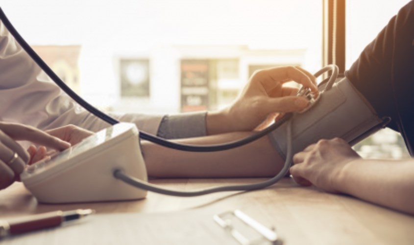 Hàm lượng cholesterol trong sữa tách béo phù hợp với những người mắc bệnh tim mạch