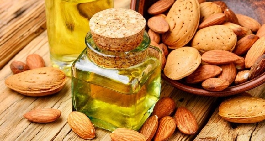 Dầu oliu và dầu hạnh nhân