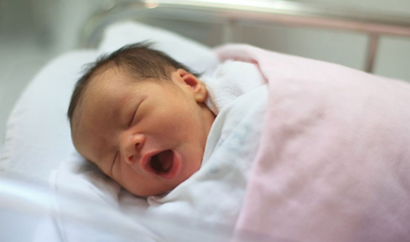 Bé sơ sinh có thể sử dụng sữa tắm gội Dnee Bé sơ sinh có thể sử dụng sữa tắm gội Dnee