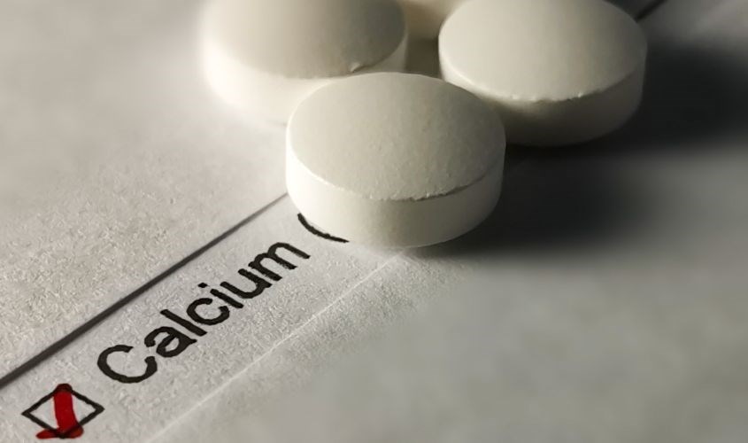 Bổ sung canxi quá liều có thể dẫn đến nhiều tác dụng phụ