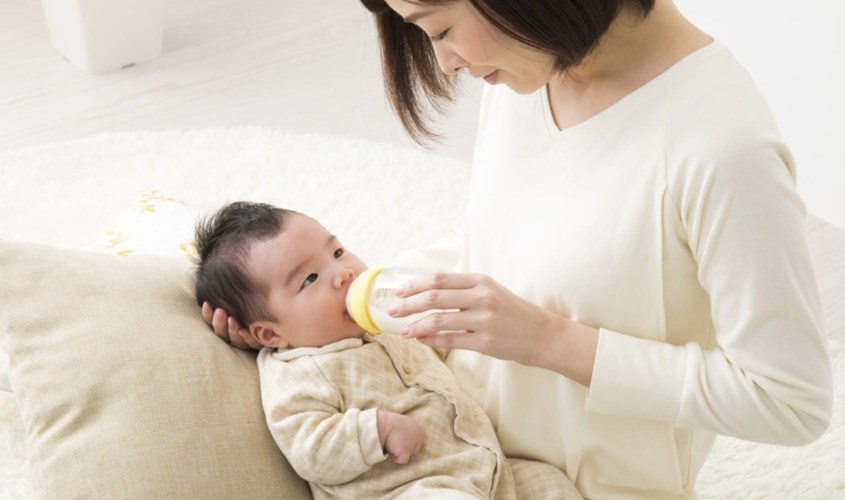 Mẹ nên tăng khoảng cách thời gian của bữa ăn tiếp theo lên, để bé biết quý bữa ăn Mẹ nên tăng khoảng cách thời gian của bữa ăn tiếp theo lên, để bé ăn ngon hơn vào bữa sau