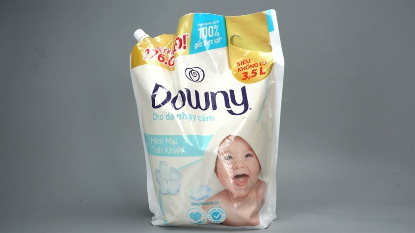 Nước xả quần áo cho bé Downy Kháng Khuẩn Nhẹ Dịu hương dịu nhẹ túi 3.5 lít