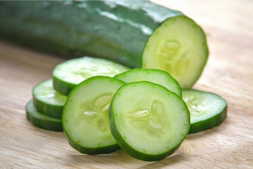 Cách hạ sốt cho bà bầu bằng dưa chuột