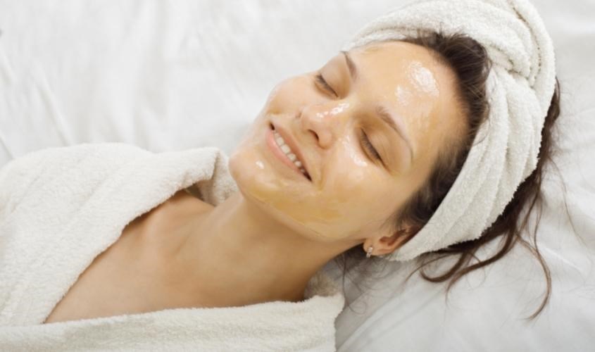 Mỗi loại da sẽ có cách sử dụng mật ong chúa khác nhau