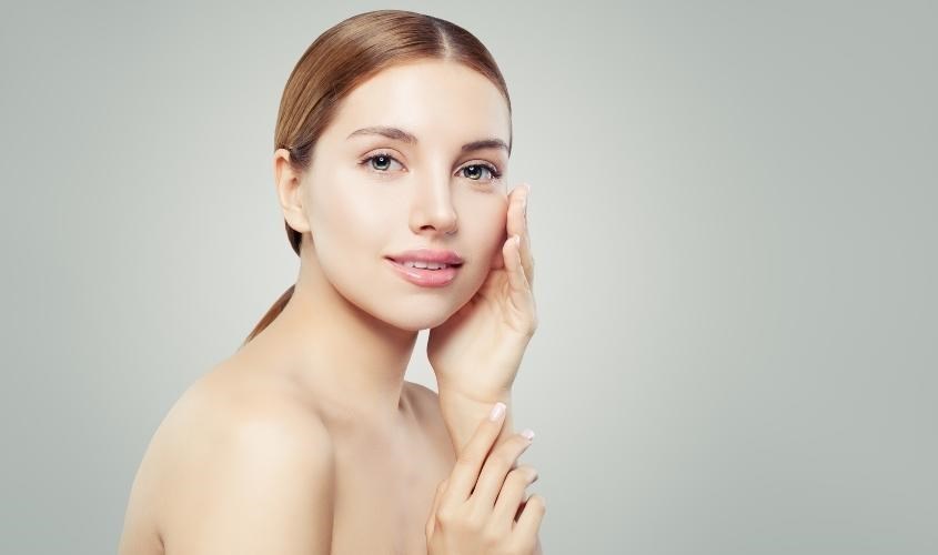 Sữa ong chúa không chỉ tốt cho sức khỏe mà còn dưỡng trắng da hiệu quả