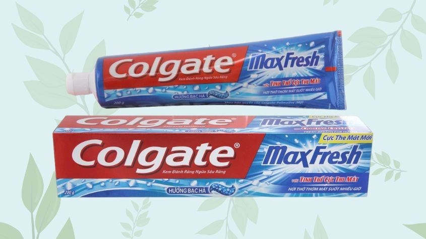 Combo kem đánh răng và bàn chải Colgate MaxFresh hương bạc hà 230g