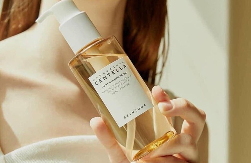 Dầu tẩy trang chiết xuất Rau Má Skin1004 200 ml