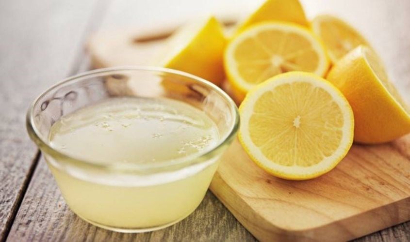 Tẩy mực bằng chanh và giấm