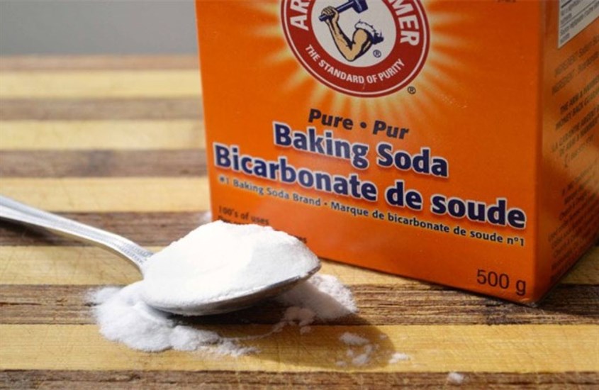 Dùng Baking Soda để làm mờ vết xước của mắt kính Dùng Baking Soda để làm mờ vết xước của mắt kính