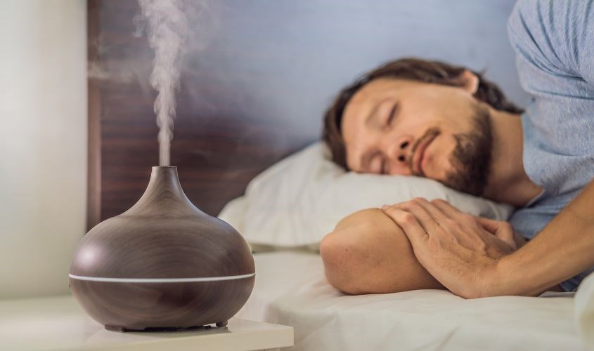 Bạn có thể dùng máy xông tinh dầu để đuổi muỗi hiệu quả