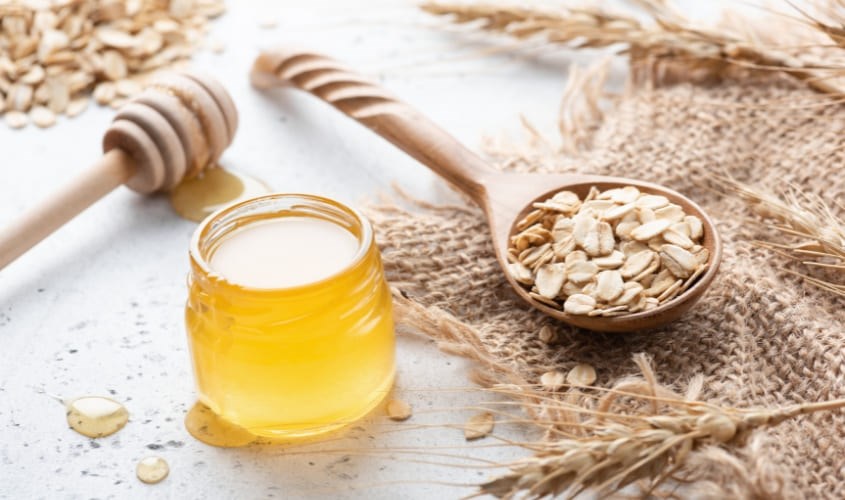 Dưỡng tóc bằng mật ong và bột yến mạch