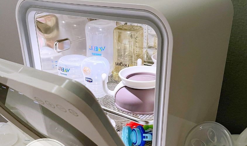 Moaz BéBé MB-025 có thể tiệt trùng và sấy khô đa dạng đồ dùng