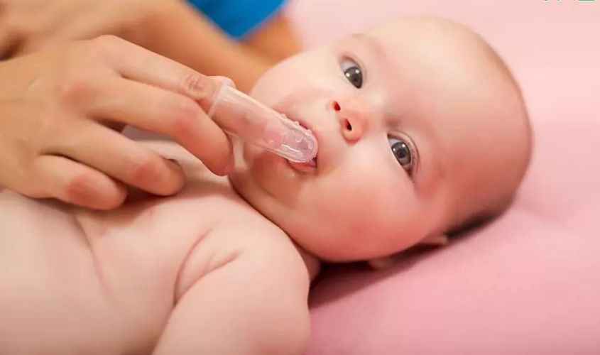 Một số lưu ý khi vệ sinh và chăm sóc răng miệng cho trẻ trong giai đoạn ăn dặm