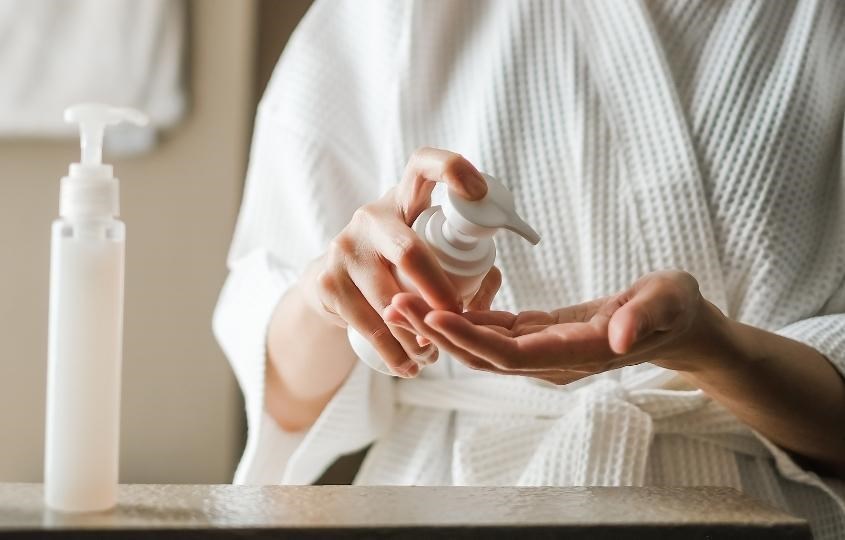 Cách nhận biết mỹ phẩm chứa cồn