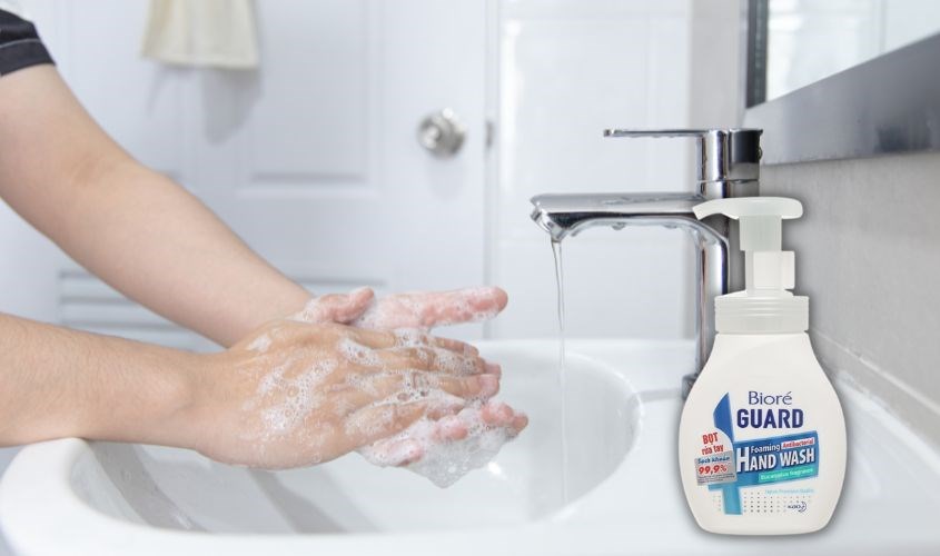 Bọt rửa tay Bioré hương khuynh diệp chai 250 ml