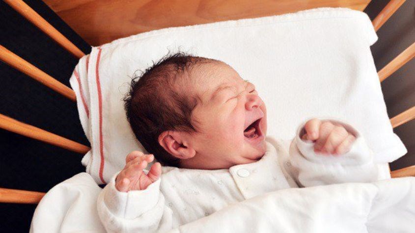 Hạn chế tình trạng đổ mồ hôi đầu ở trẻ 