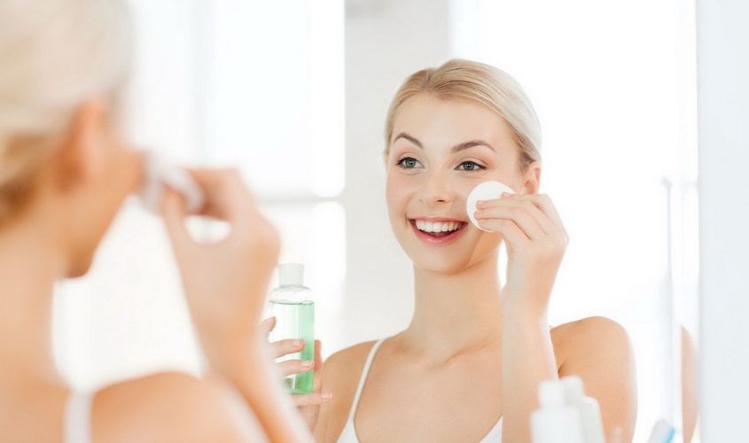 Nồng độ nước muối vừa phải giúp loại bỏ bụi bẩn và làm sạch sâu