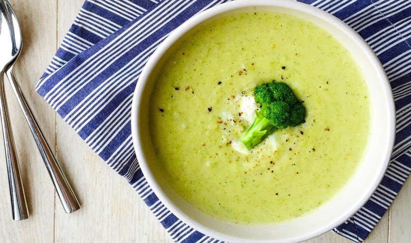 Súp thịt gà, bắp cải và bông cải xanh Súp thịt gà, bắp cải và bông cải xanh