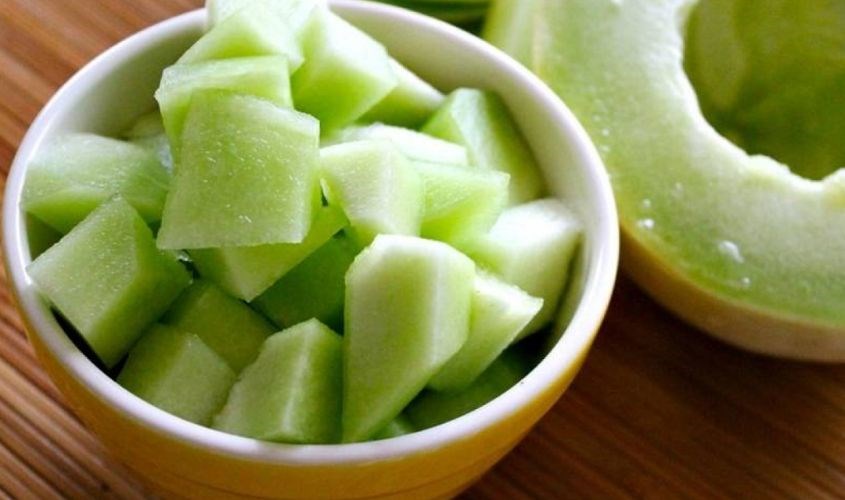 Dưa gang cắt nhỏ cho bé