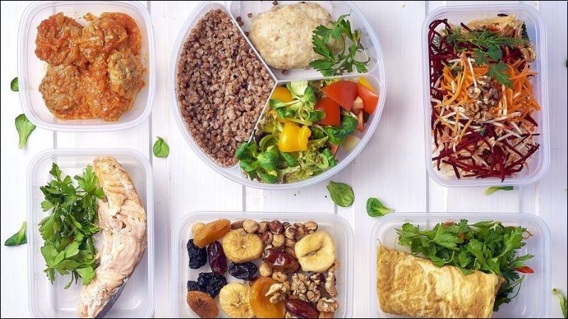Chia nhỏ các bữa ăn lớn thành 3 - 4 bữa nhỏ trong ngày giúp hệ tiêu hóa và gan hoạt động tốt hơn