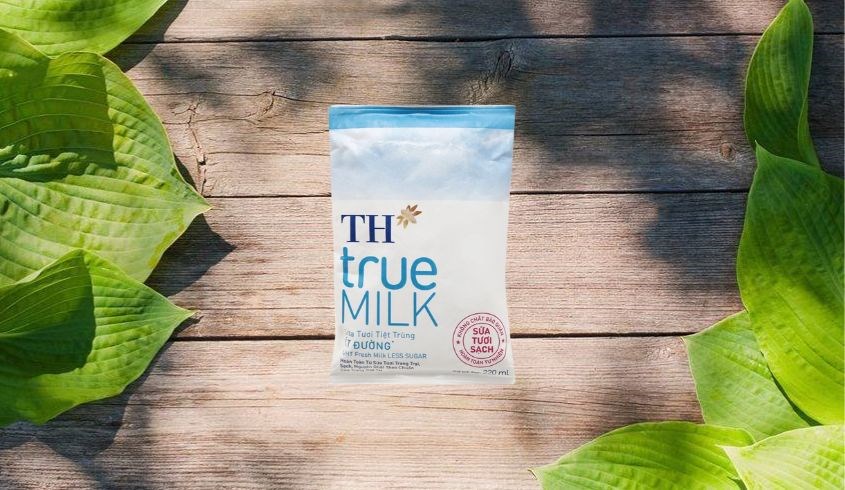 Sữa tươi TH true MILK ít đường 220 ml (từ 1 tuổi)