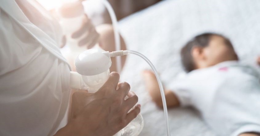 Mẹ nên hút sữa 10 lần/ngày với trường hợp sinh đôi hay sinh ba