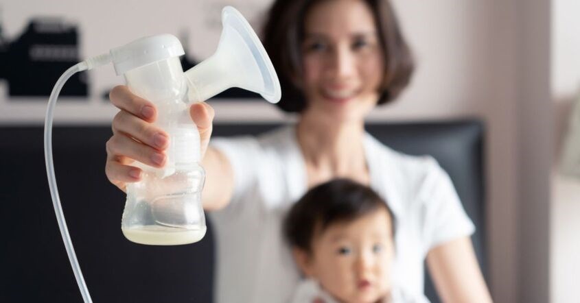 Mẹ nên đảm bảo hút đủ sữa cho con nhưng vẫn đảm bảo được sức khoẻ cho bản thân