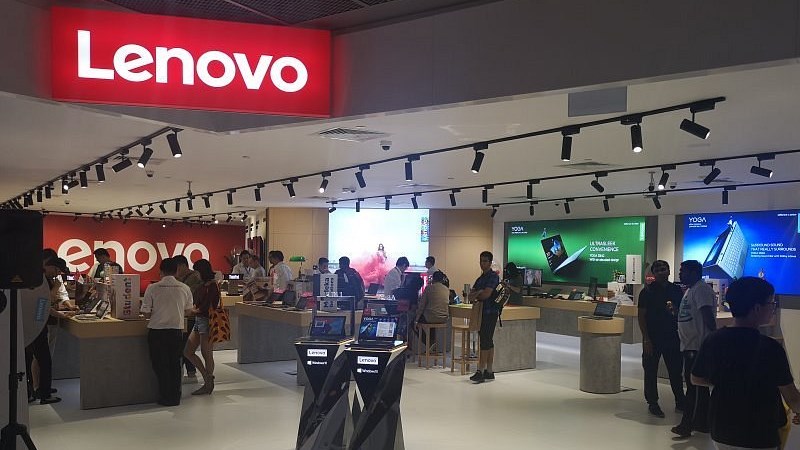 Một cửa hàng bán sản phẩm của Lenovo