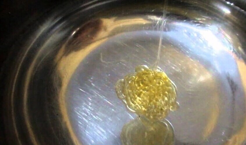 Mật ong nguyên chất không tan trong nước