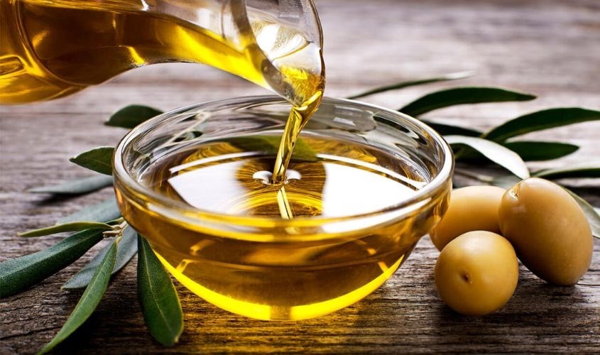 Trung bình mỗi muỗng canh dầu oliu nguyên chất khoảng 15 ml chứa 120 calo