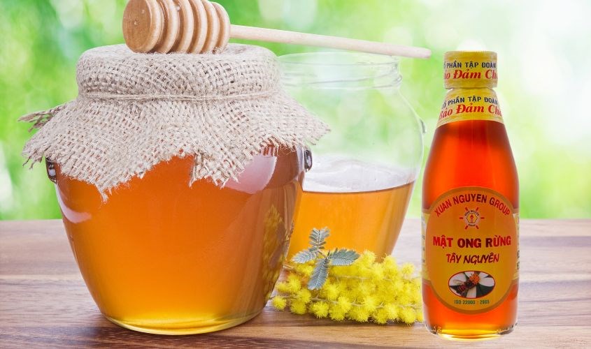 Mật ong rừng Tây Nguyên Xuân Nguyên chai 200 ml