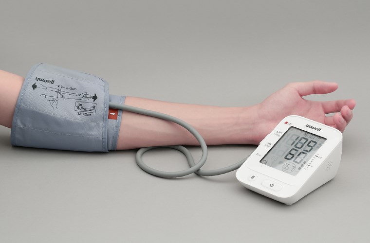 Máy đo huyết áp bắp tay điện tử Yuwell YE660E có độ chính xác cao và được sử dụng rộng rãi