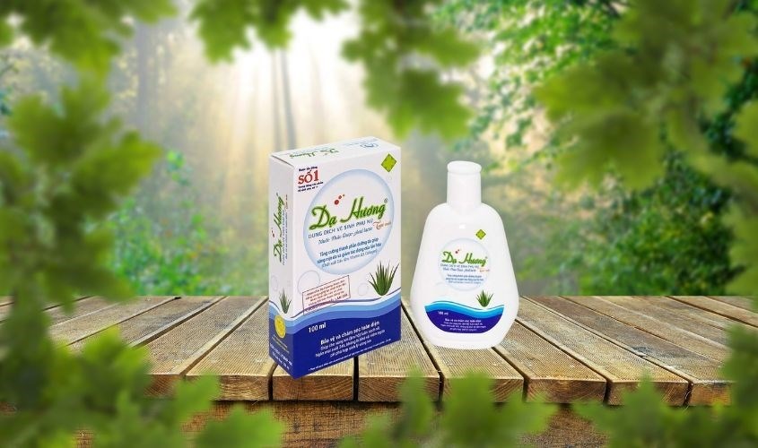 Dung dịch vệ sinh phụ nữ Dạ Hương hương dịu nhẹ 100 ml