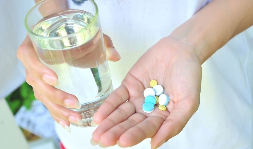 Người đang uống thuốc kháng sinh không nên dùng sữa đậu nành