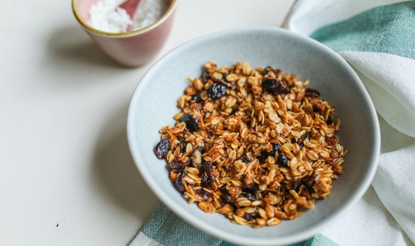 Chia nhỏ khẩu phần ăn granola, không nên dùng quá nhiều