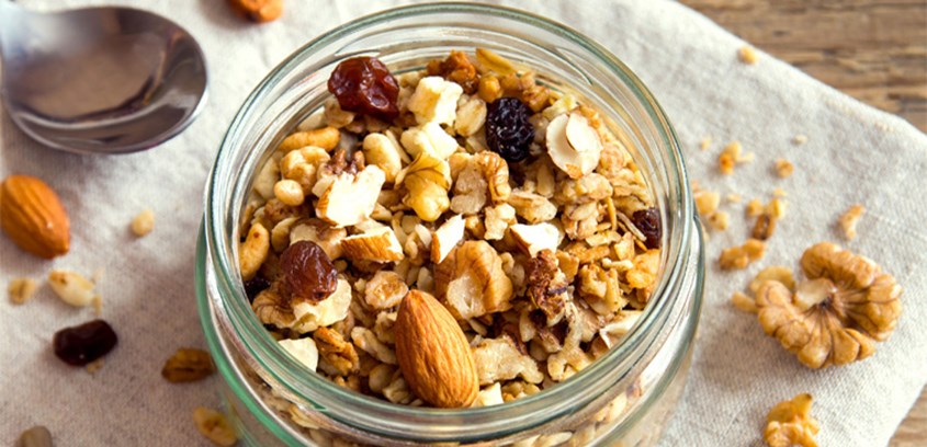 Ngũ cốc Granola được làm từ các chất tự nhiên và giàu dinh dưỡng