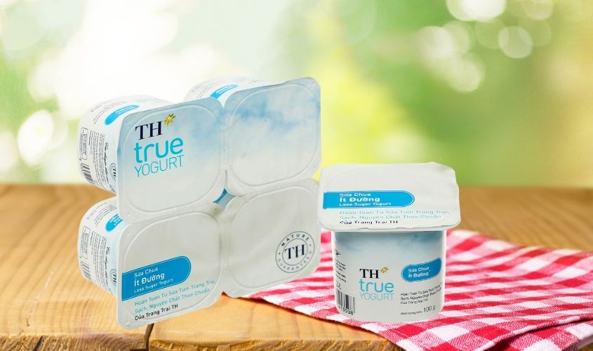 Lốc 4 hộp sữa chua ít đường TH true YOGURT 100g