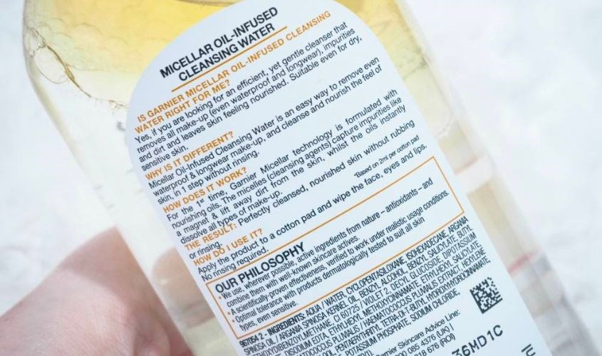 Nước tẩy trang Garnier có thành phần được in trên bào bì