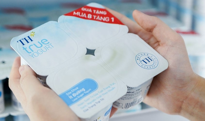 Lốc 4 hộp sữa chua ít đường TH true YOGURT 100g (từ 1 tuổi)