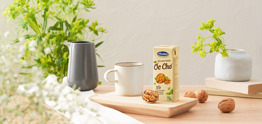 Sữa đậu nành hạt óc chó Vinamilk 180ml/hộp