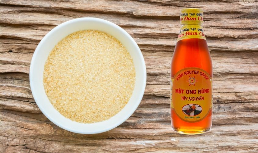 Mật ong rừng Tây Nguyên Xuân Nguyên chai 200 ml