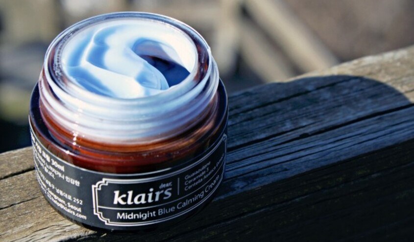 Klairs hàng chính hãng sẽ có mùi hương dễ chịu còn hàng fake thì có mùi nồng nặng, khó chịu.