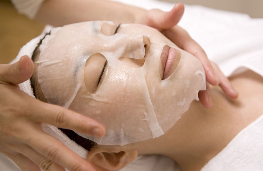 mặt nạ Innisfree chính hãng có mùi thơm nhẹ dễ chịu, tạo cảm giác thoải mái ngay khi mở bao bì.